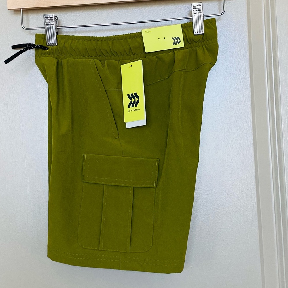 All In Motion Boys Adventure cargo Shorts size S (6-7). NWT water/uv protection